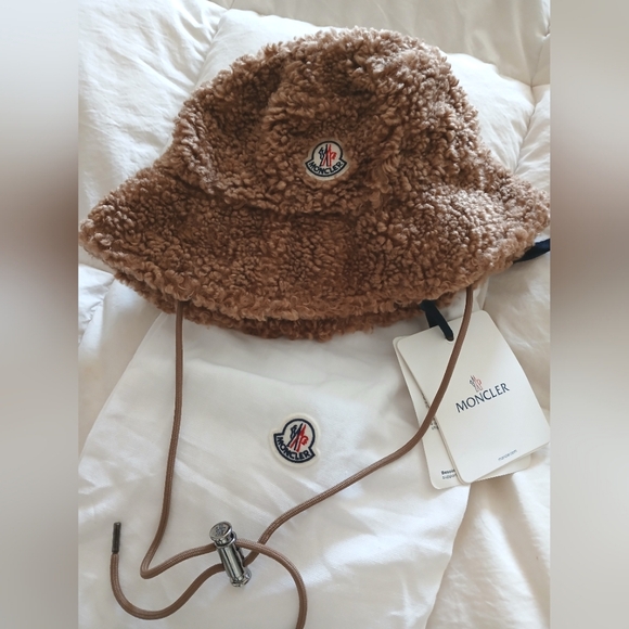 Moncler faux shearjng camel color hat with logo and neck ties - Picture 2 of 9